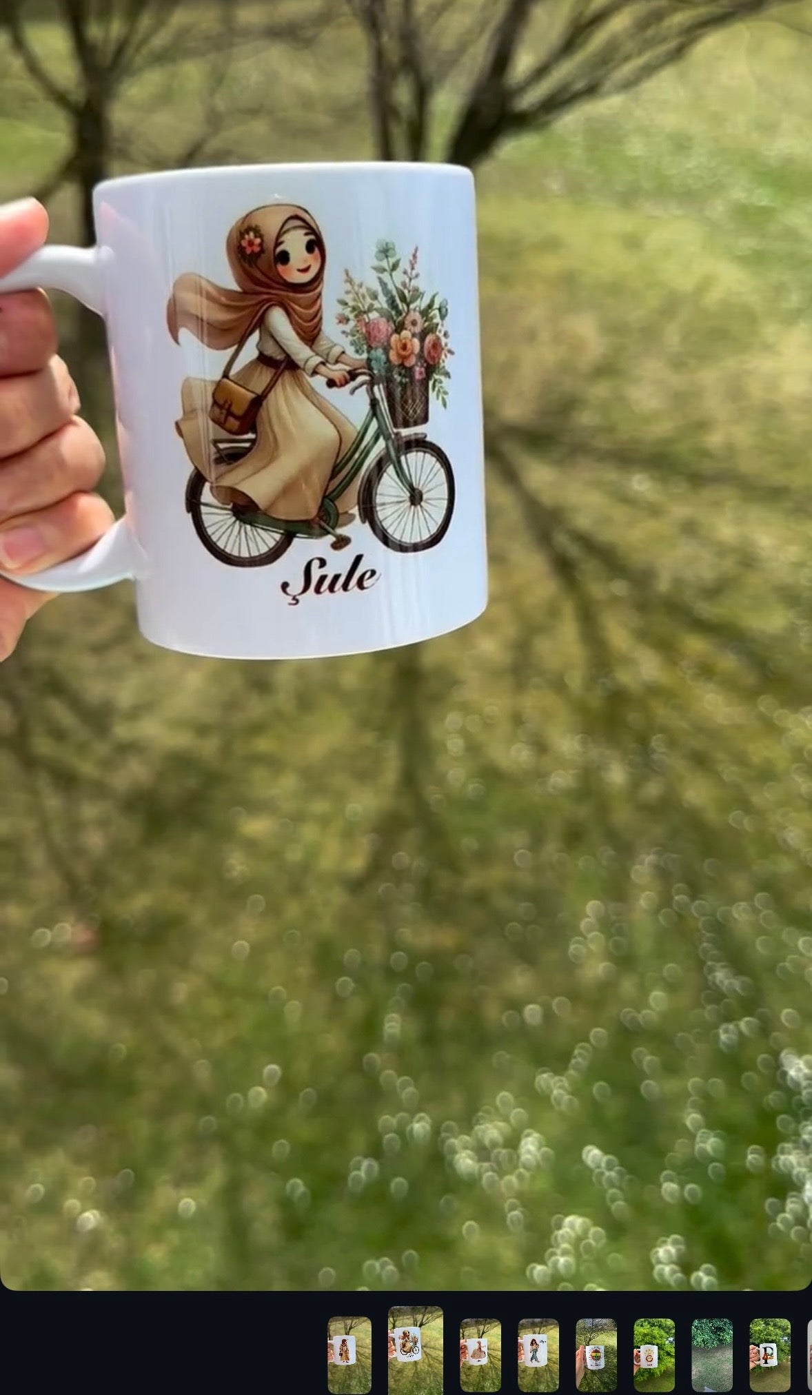 Personalisierte Tasse – Fahrradfahrendes Mädchen & Name Design
