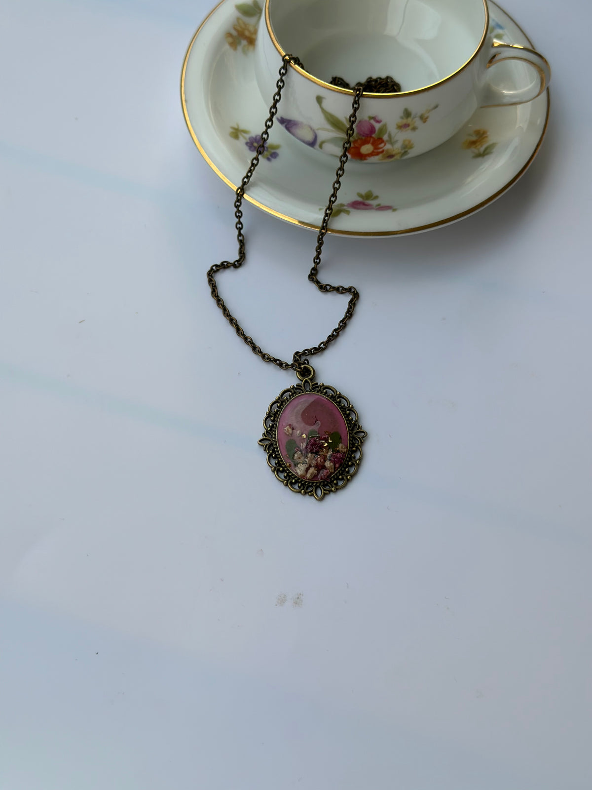 Lia Kette – echte Schleierkrautblüte in Resin verewigt