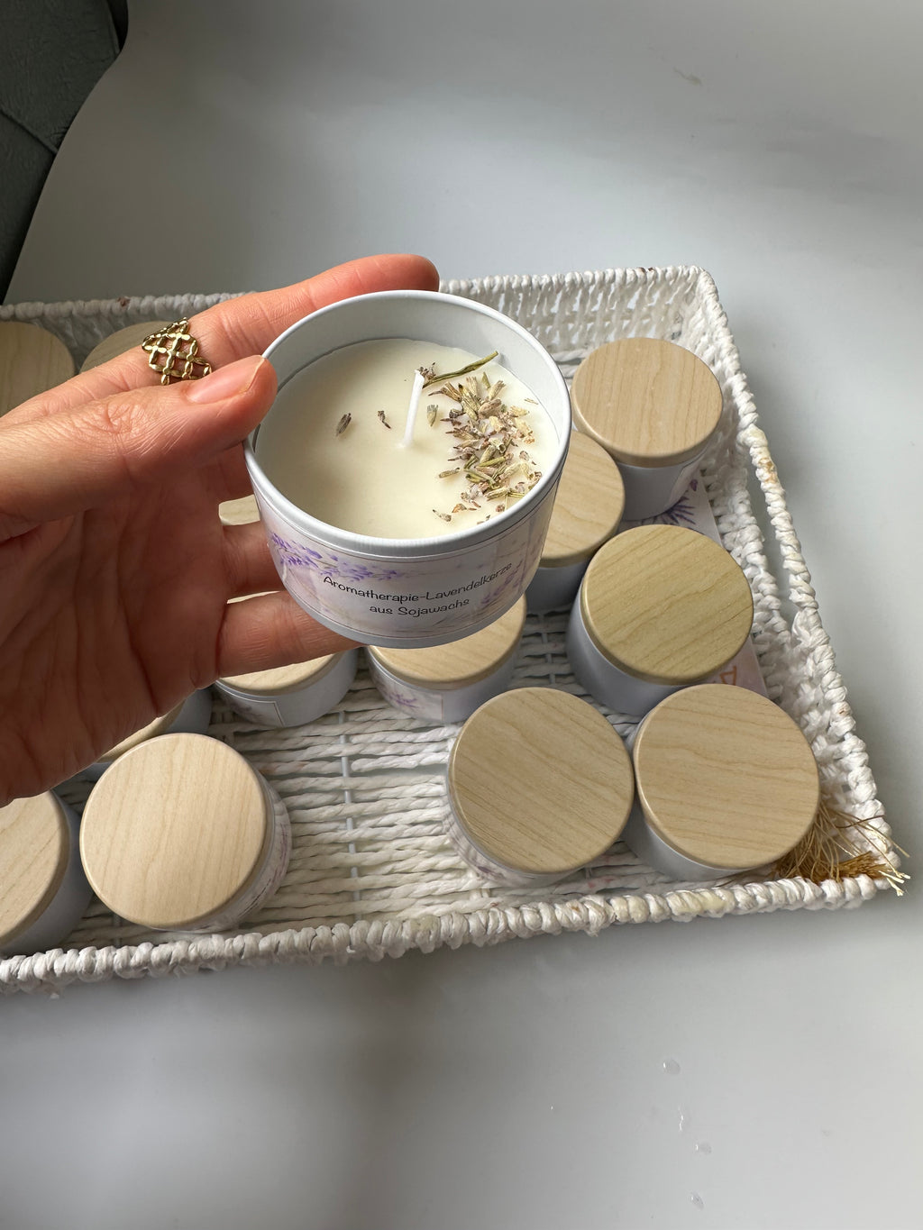 Lavendel Aromatherapie Sojawachskerze (100 g) – Handgemachte Duftkerze im Dosenbehälter