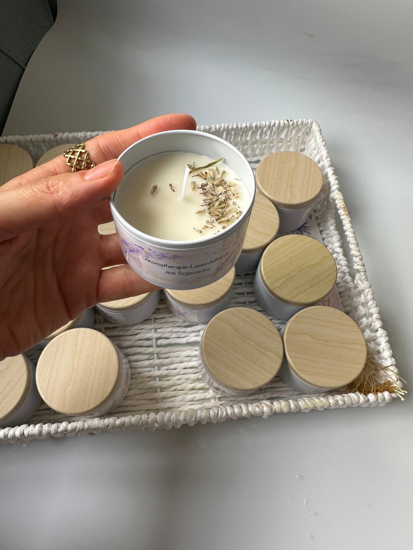 Lavendel Aromatherapie Sojawachskerze (100 g) – Handgemachte Duftkerze im Dosenbehälter