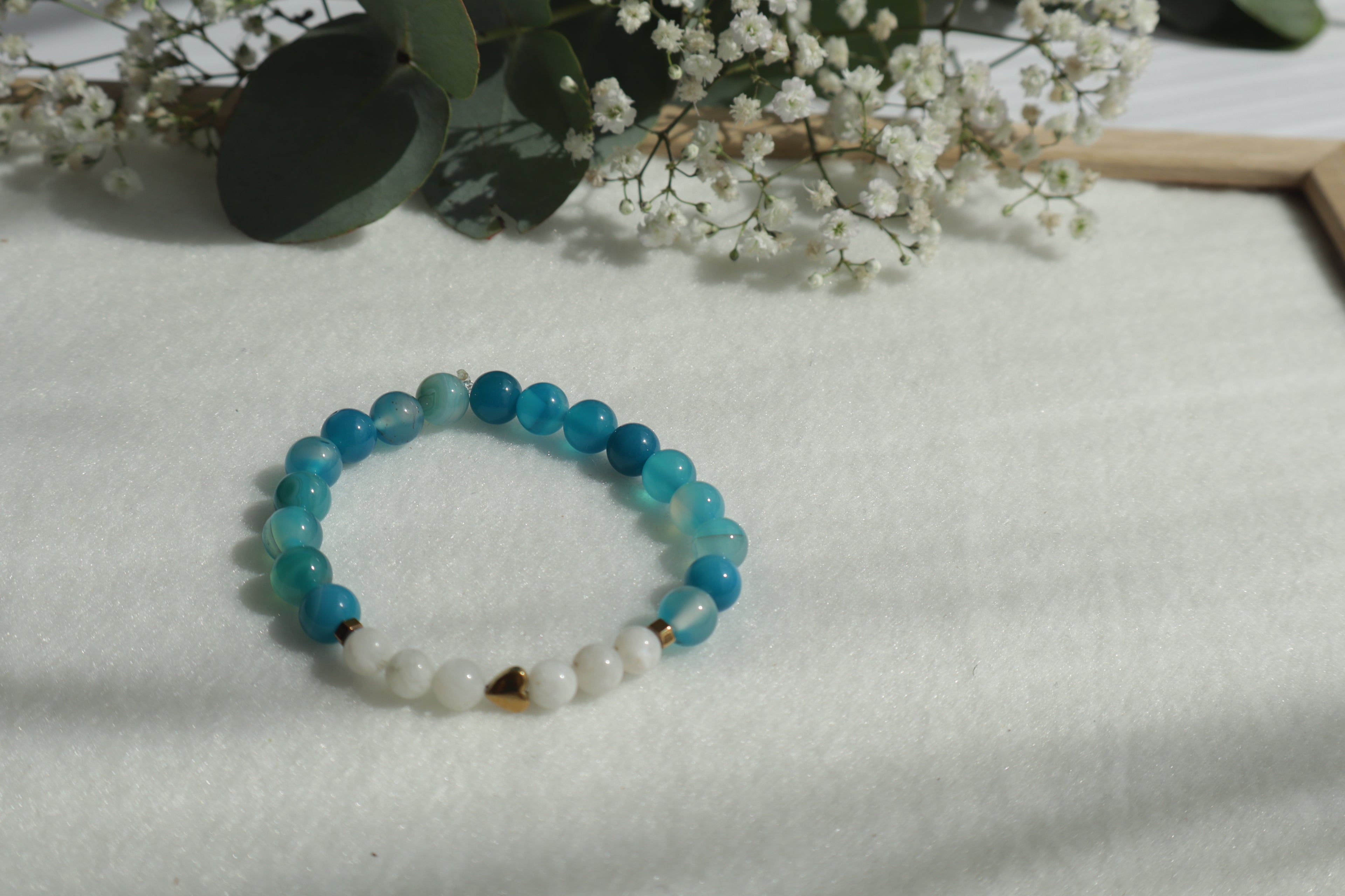Zeitlose Naturstein Armbänder – Elastisch & Individuell