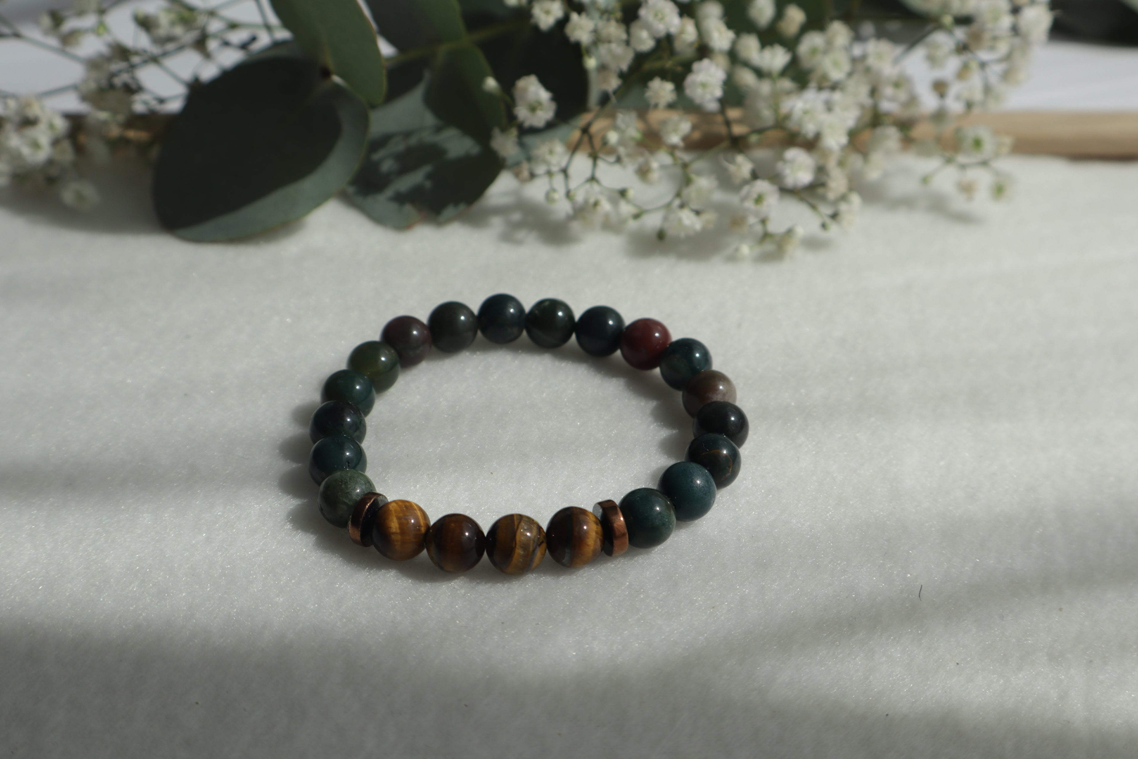 Zeitlose Naturstein Armbänder – Elastisch & Individuell