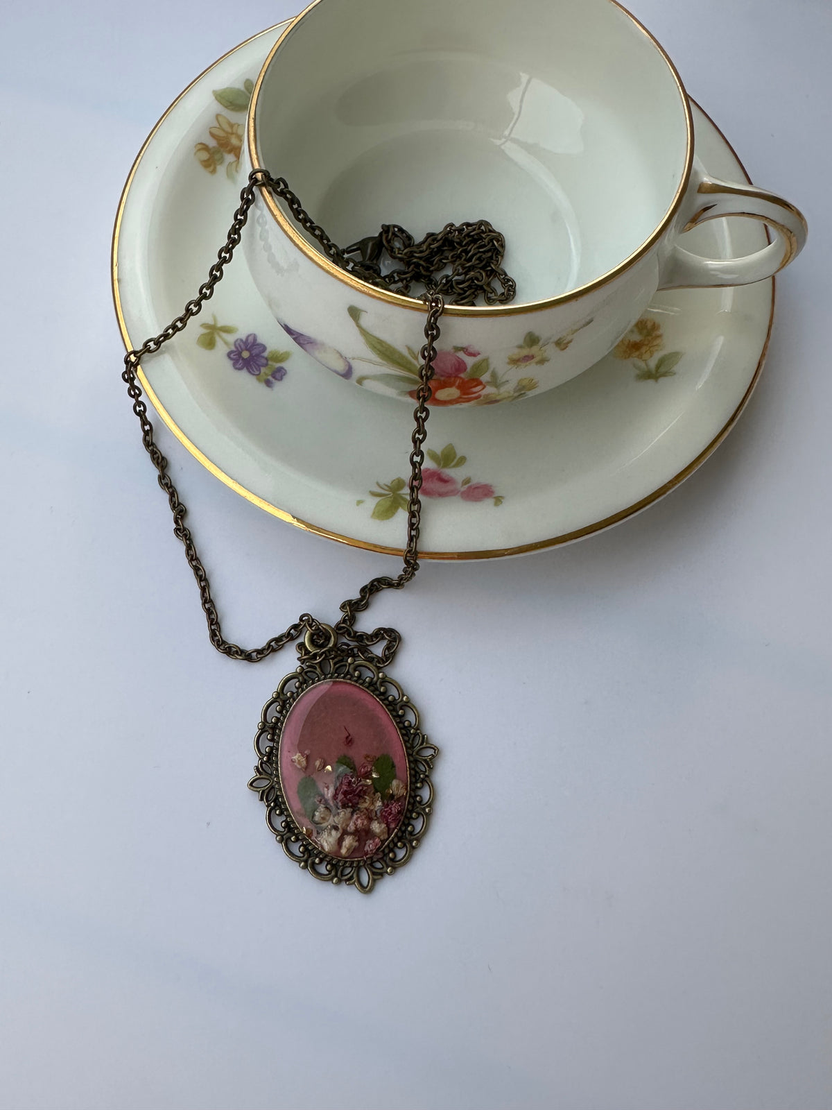 Lia Kette – echte Schleierkrautblüte in Resin verewigt