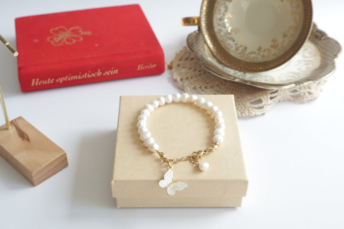 Schmetterlingskraft – Süßwasserperlen Armband