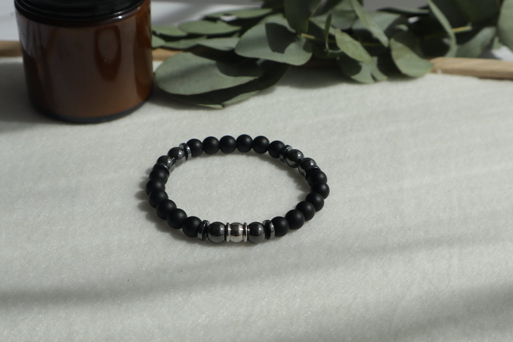 Zeitlose Naturstein Armbänder – Elastisch & Individuell