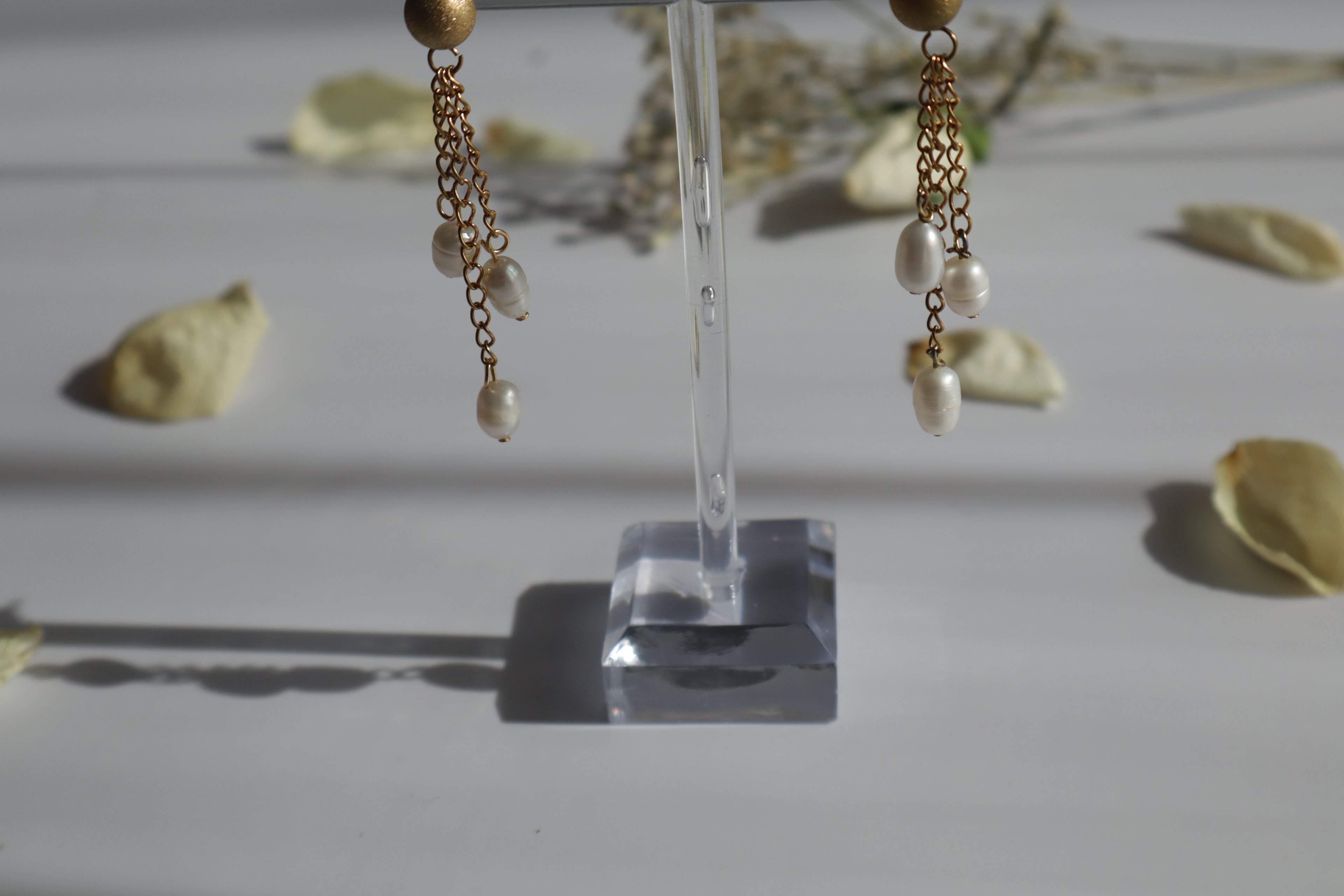 Hängeohrringe mit Süßwasserperlen und Kette