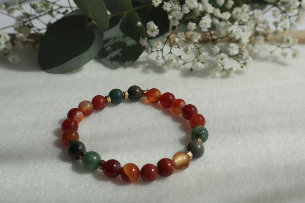 Zeitlose Naturstein Armbänder – Elastisch & Individuell