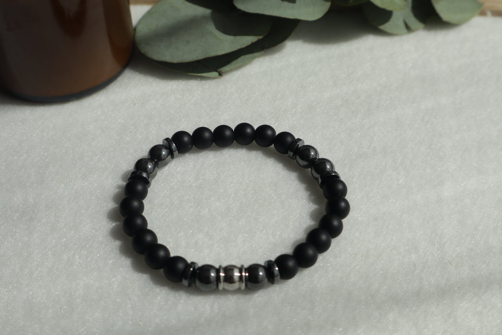 Zeitlose Naturstein Armbänder – Elastisch & Individuell