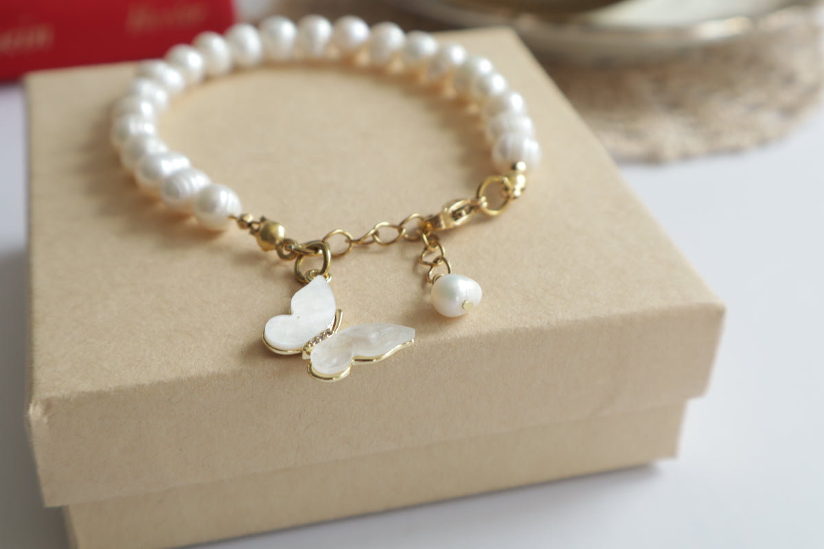 Schmetterlingskraft – Süßwasserperlen Armband