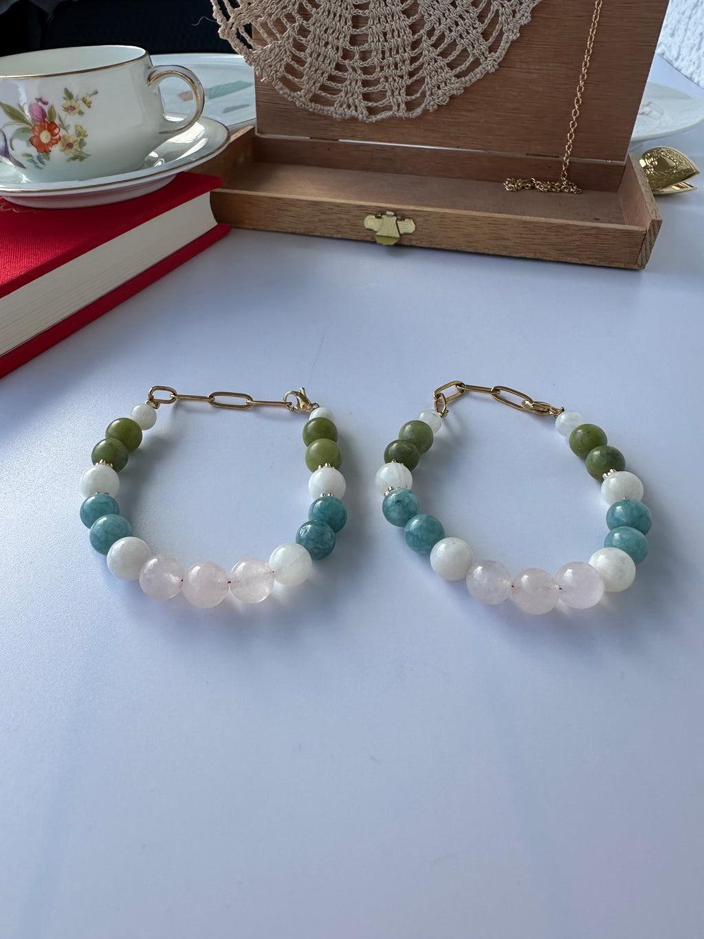 Naturstein Armband mit Edelstahl Details – Verstellbar