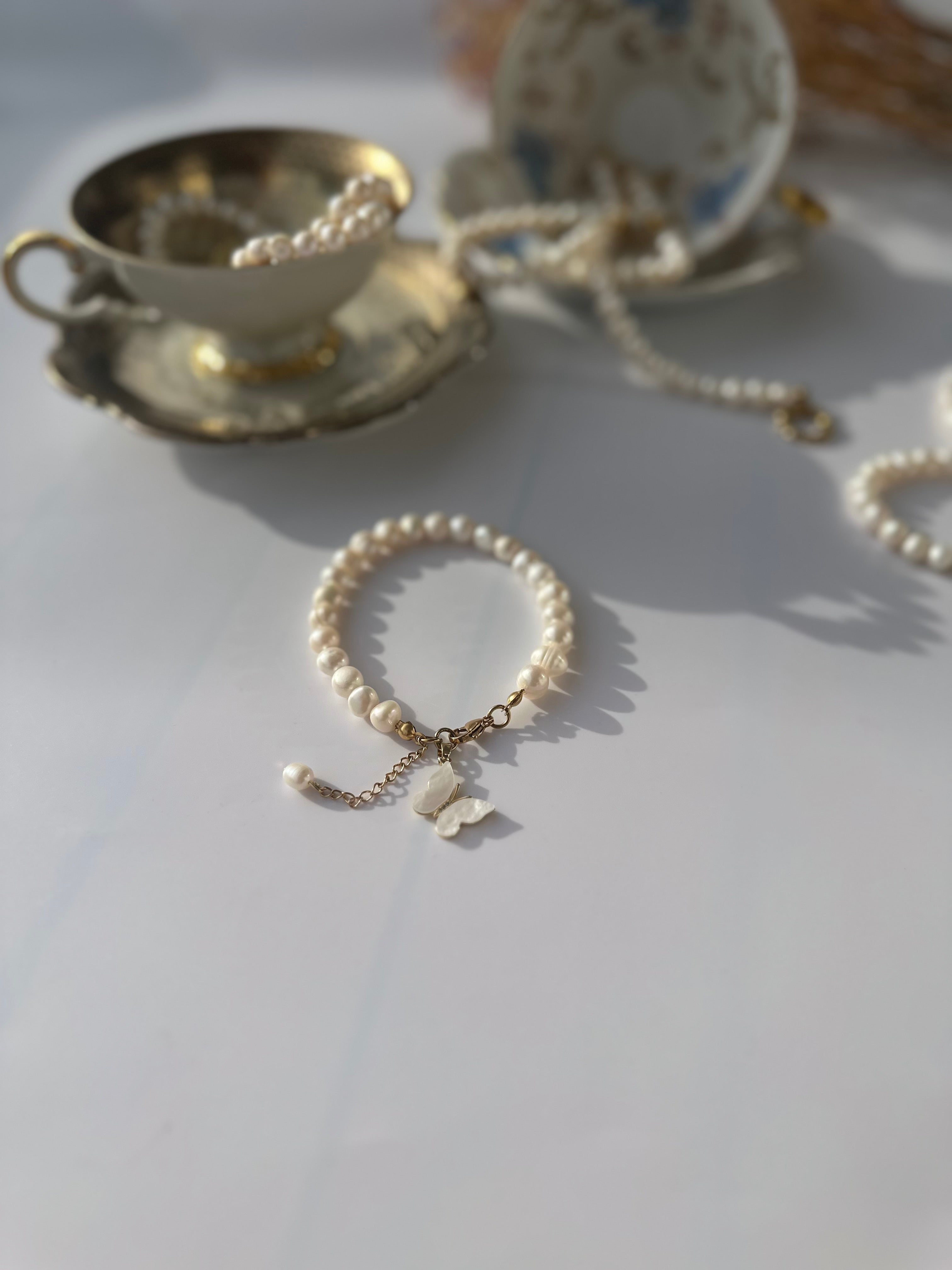 Schmetterlingskraft – Süßwasserperlen Armband