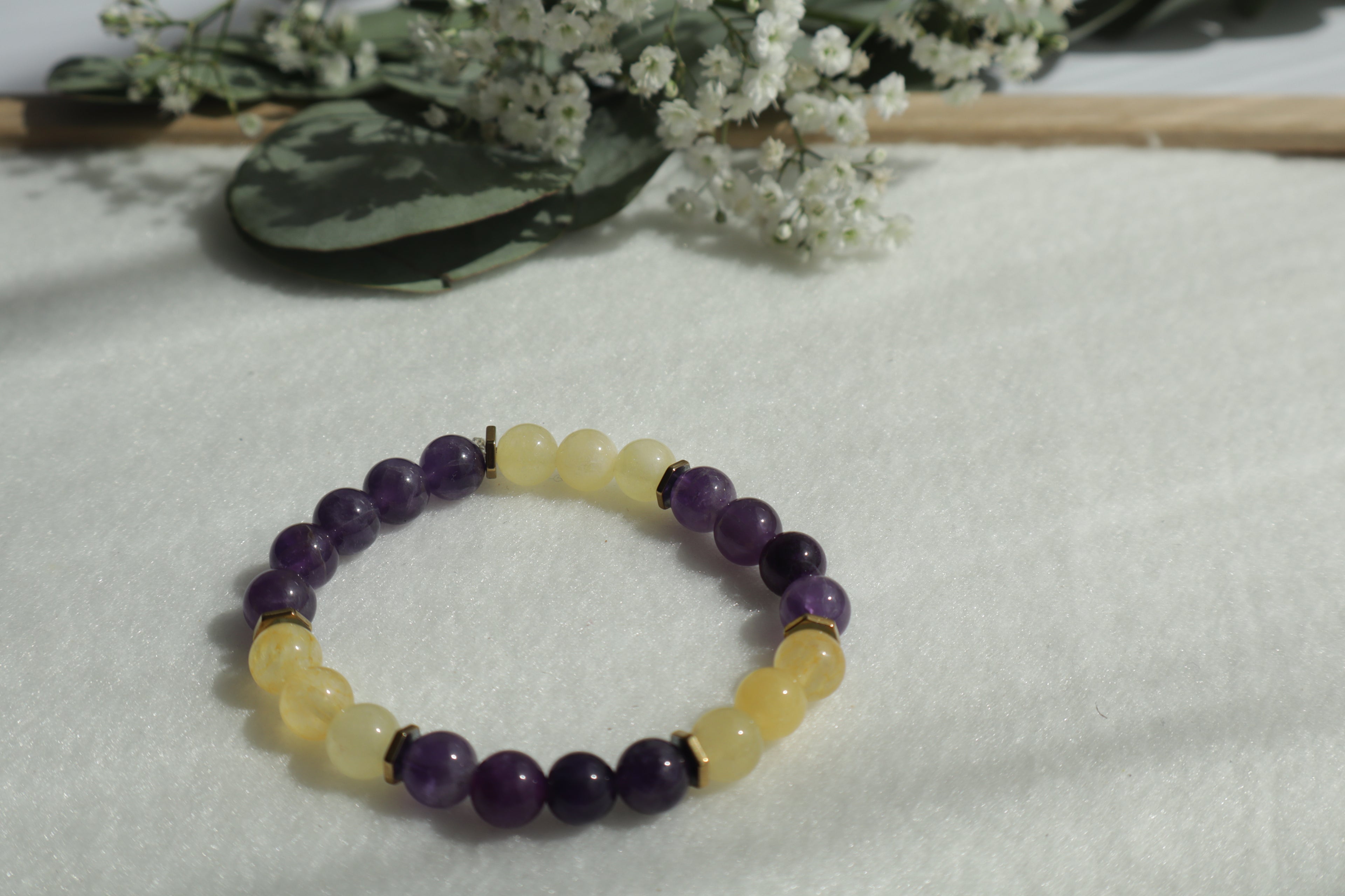 Zeitlose Naturstein Armbänder – Elastisch & Individuell