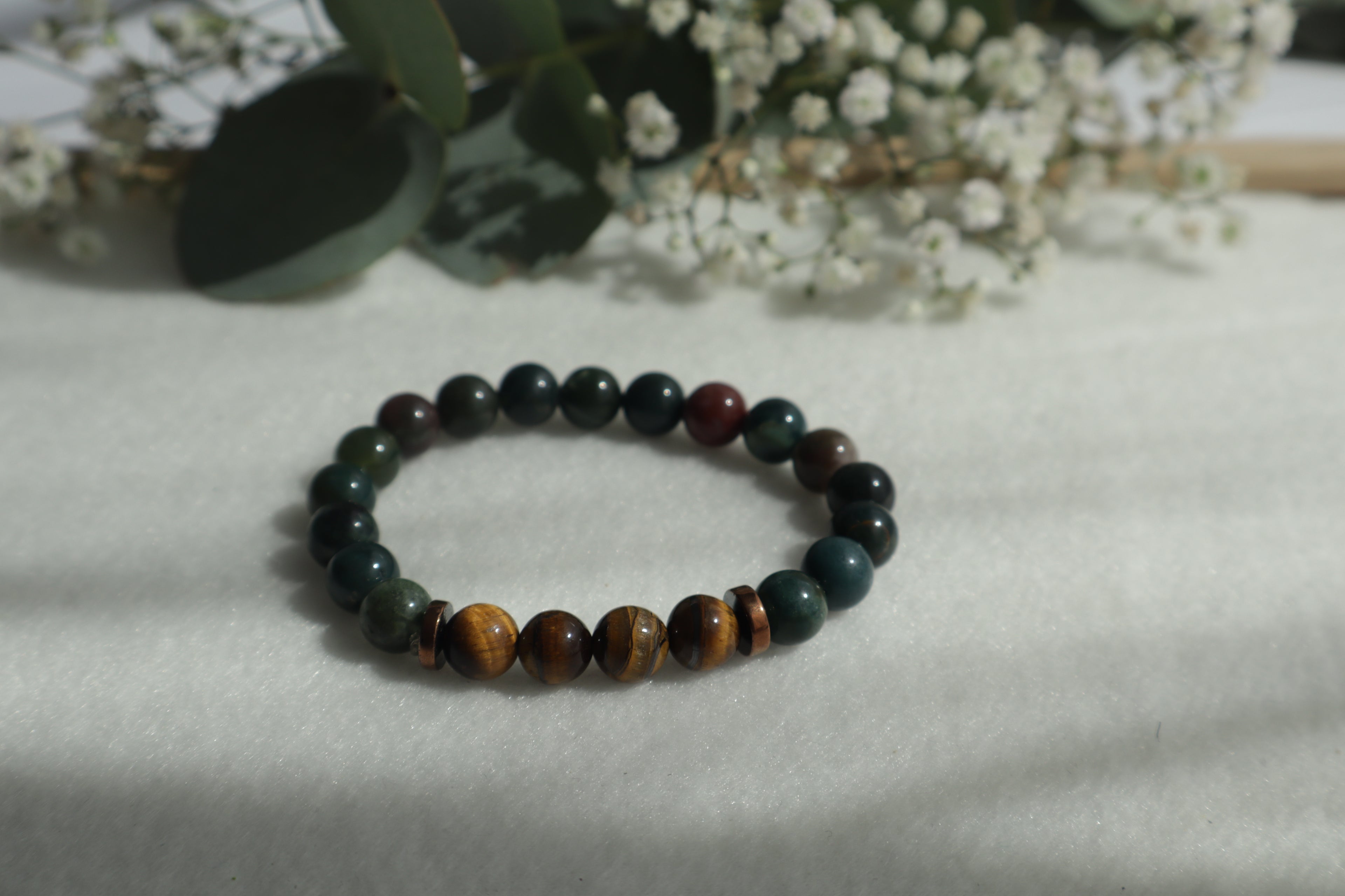 Zeitlose Naturstein Armbänder – Elastisch & Individuell