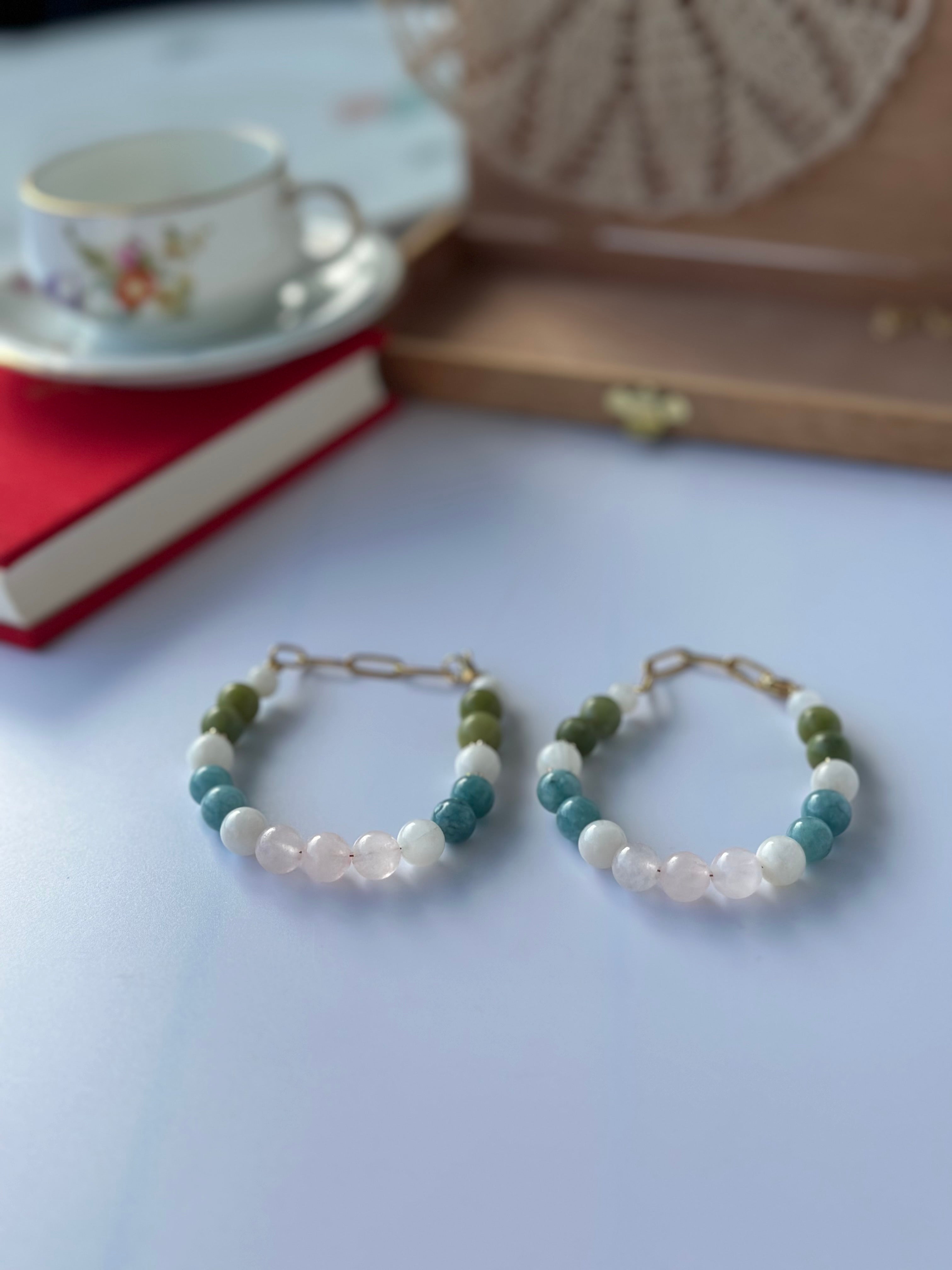 Naturstein Armband mit Edelstahl Details – Verstellbar