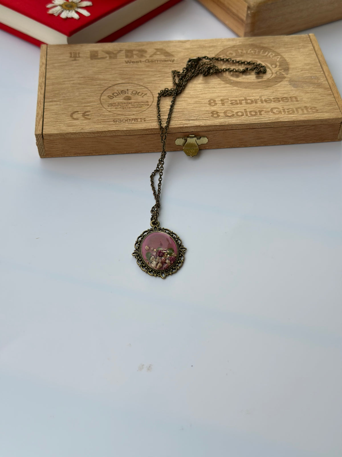 Lia Kette – echte Schleierkrautblüte in Resin verewigt