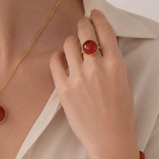 Roter Achat Ring – Verstellbarer Natursteinring aus vergoldetem Edelstahl