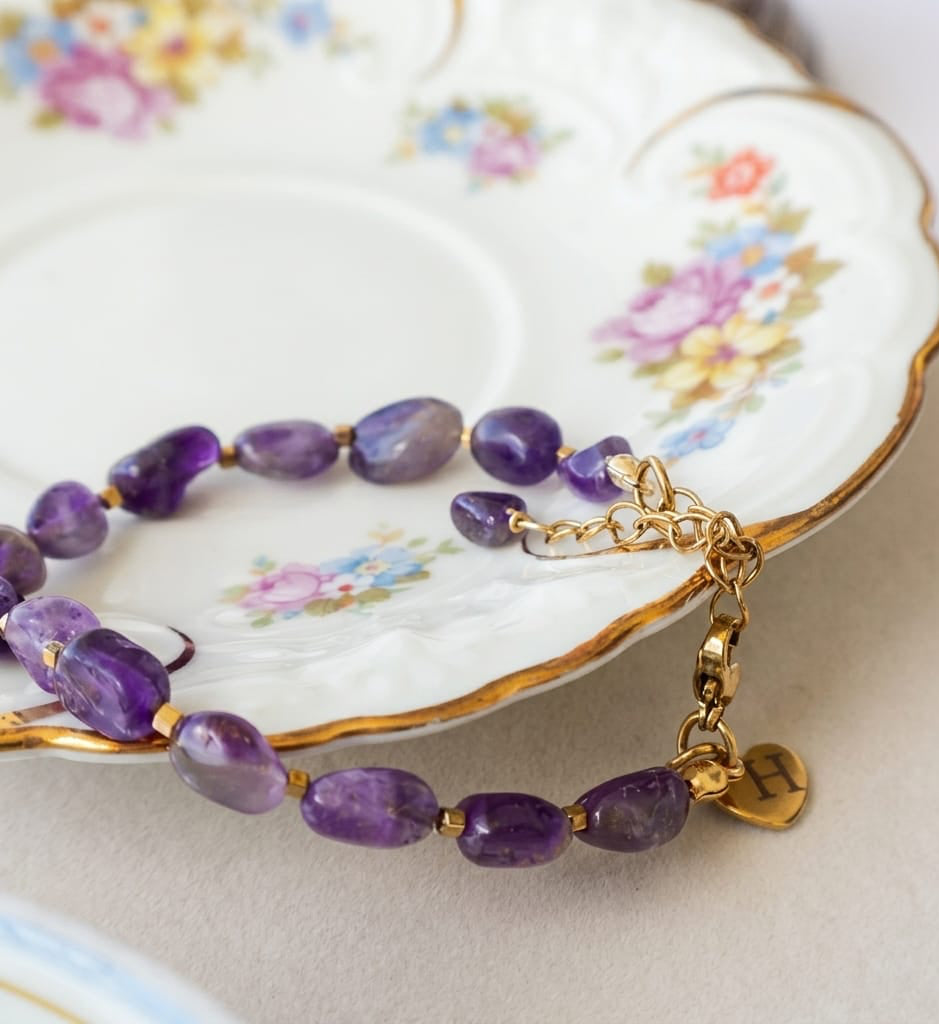 Nazenin – Personalisierbares Armband aus echtem Amethyst & Hämatit