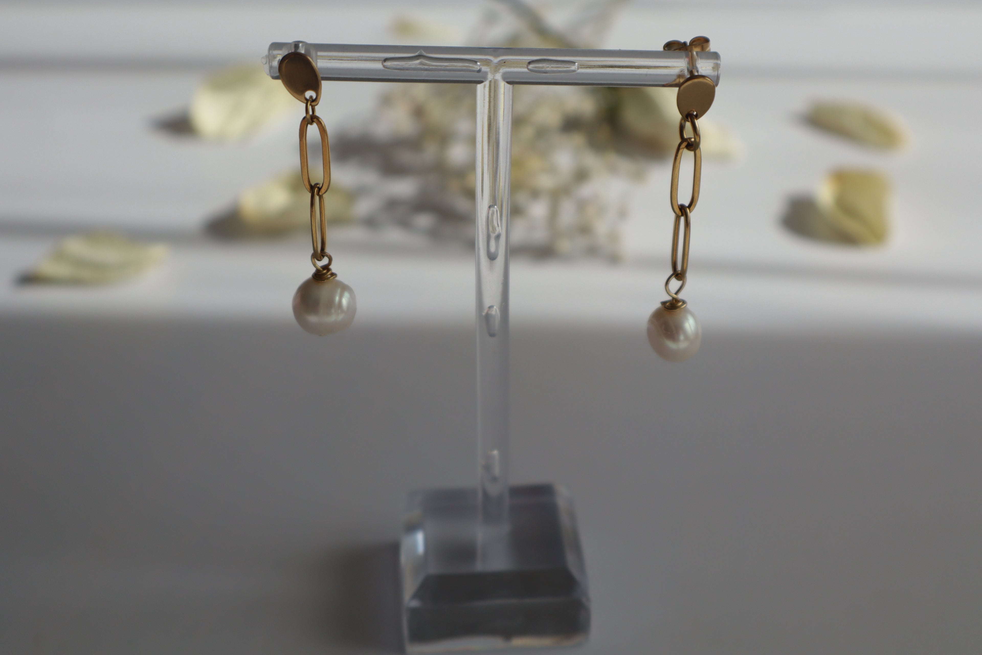 Hängeohrringe mit Süßwasserperlen und Kette