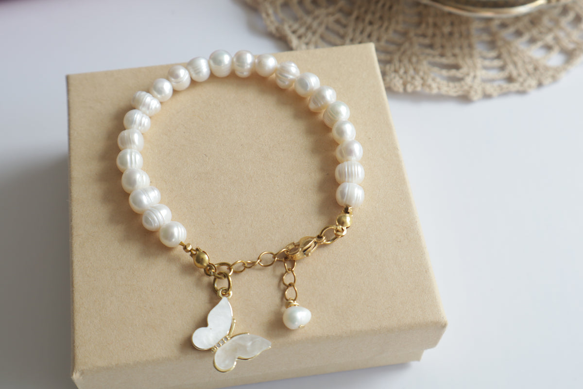 Schmetterlingskraft – Süßwasserperlen Armband