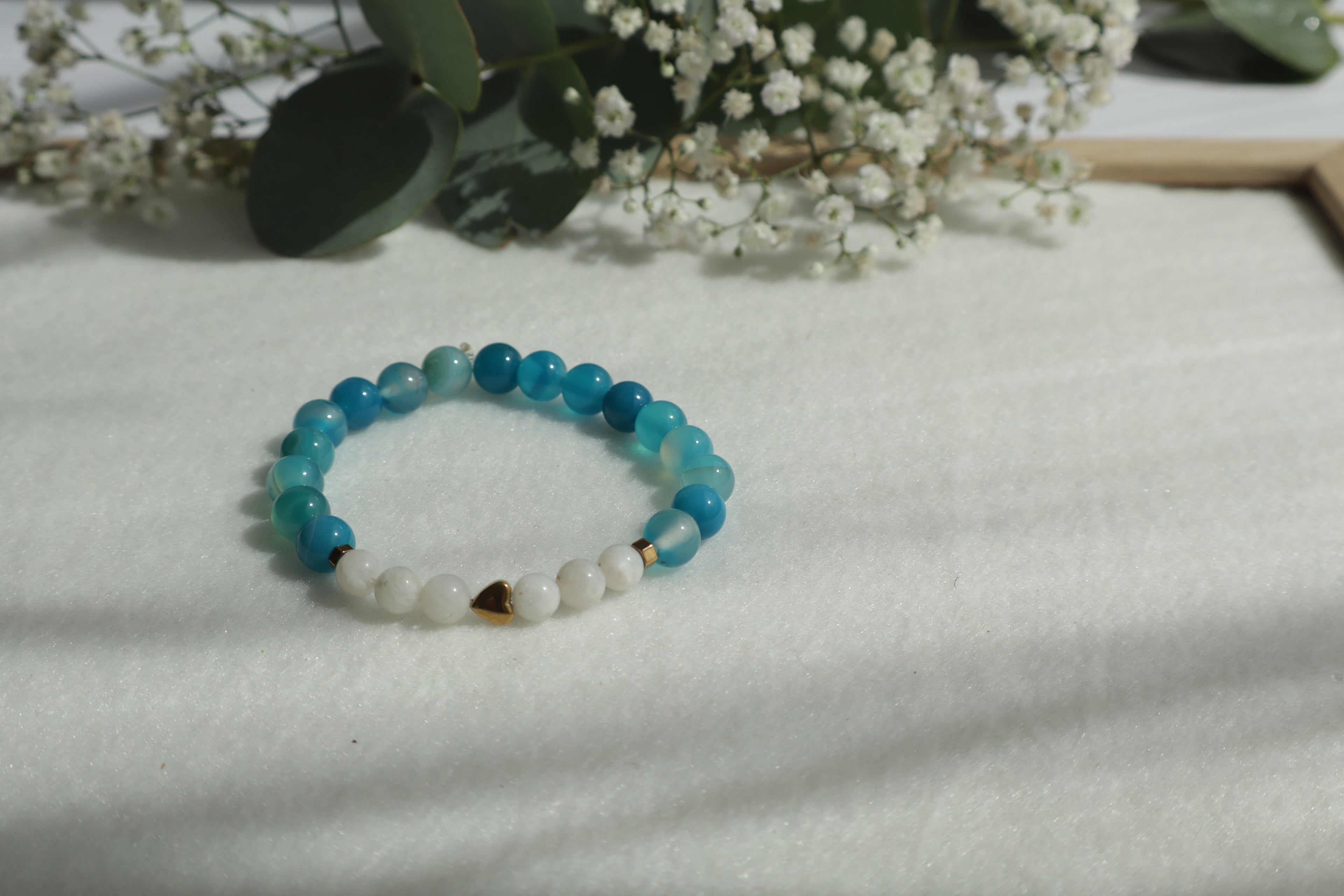 Zeitlose Naturstein Armbänder – Elastisch & Individuell