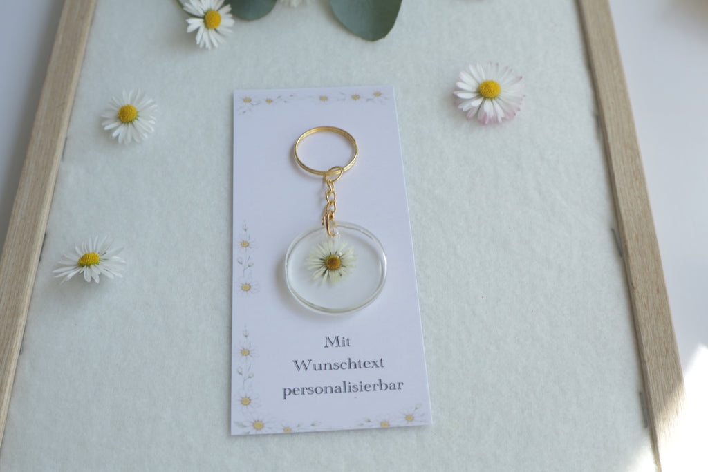 Gänseblümchen Wunsch – Epoxid Schlüsselanhänger mit Karte