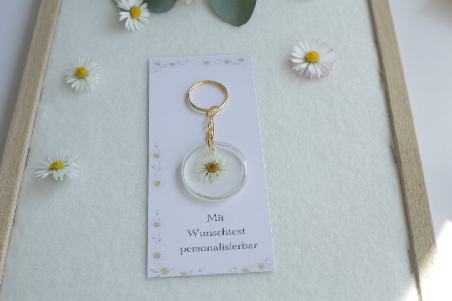 Gänseblümchen Wunsch – Epoxid Schlüsselanhänger mit Karte