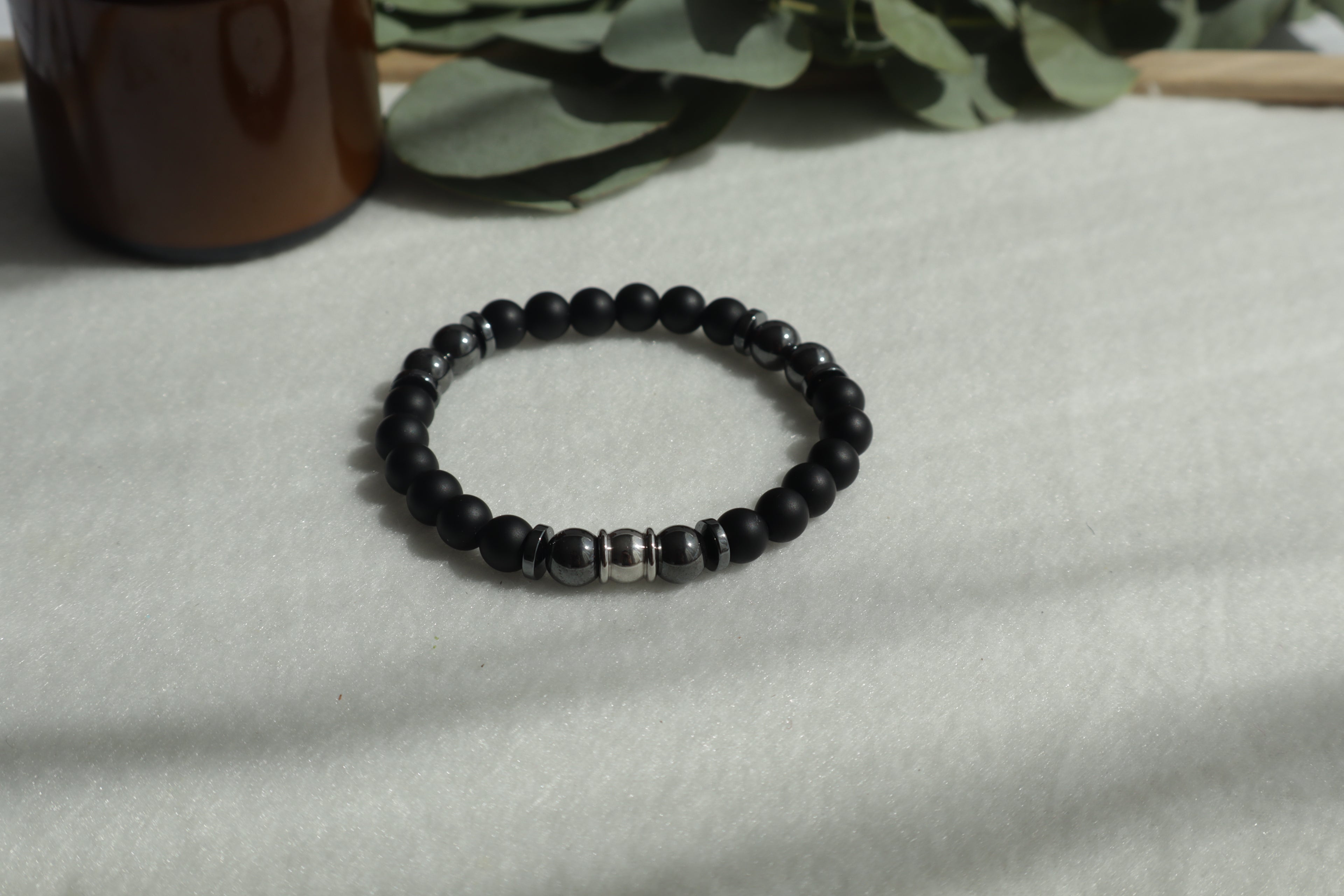 Zeitlose Naturstein Armbänder – Elastisch & Individuell