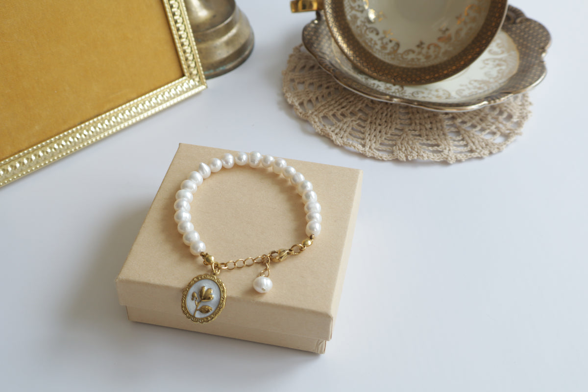 Florantia – aus echten Süßwasserperlen Armband