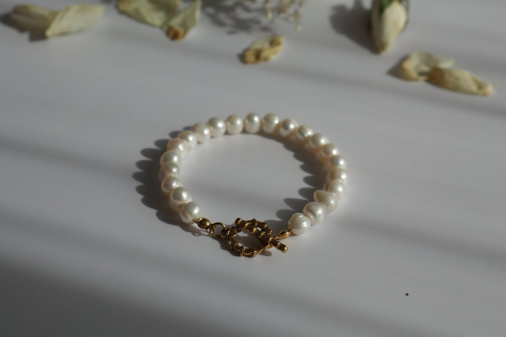 Elara – Personalisiertes Süßwasserperlen Armband