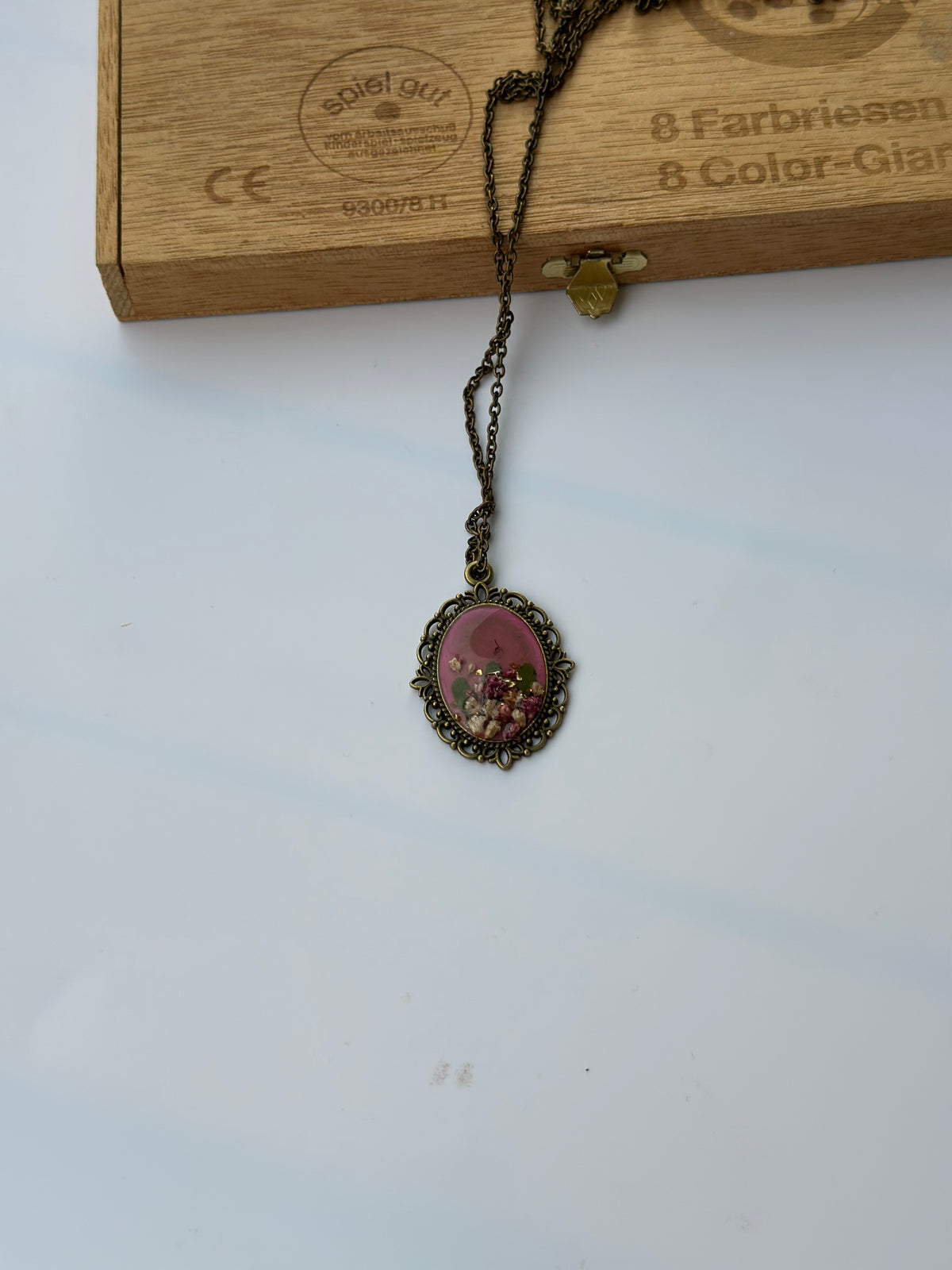 Lia Kette – echte Schleierkrautblüte in Resin verewigt