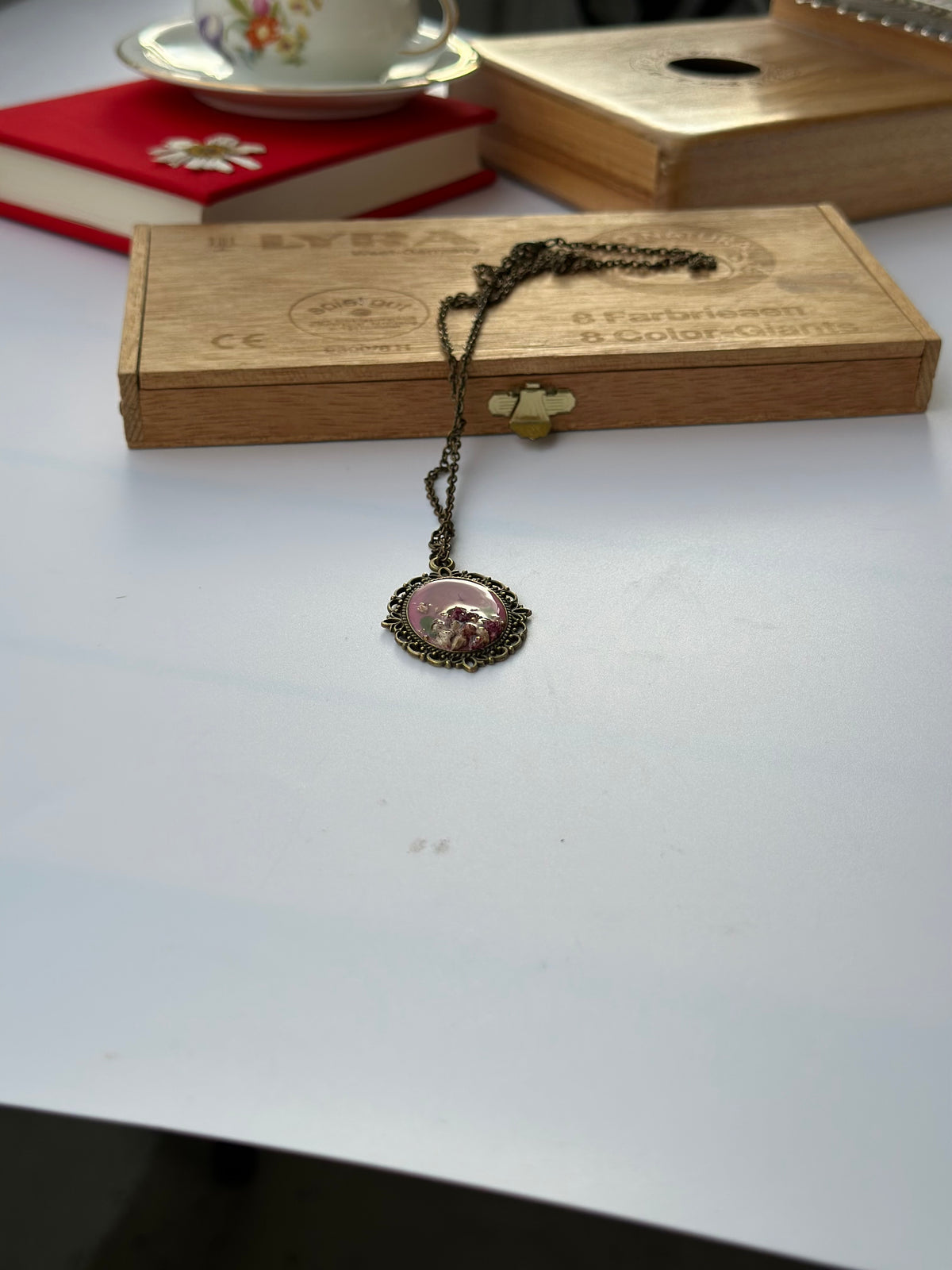 Lia Kette – echte Schleierkrautblüte in Resin verewigt