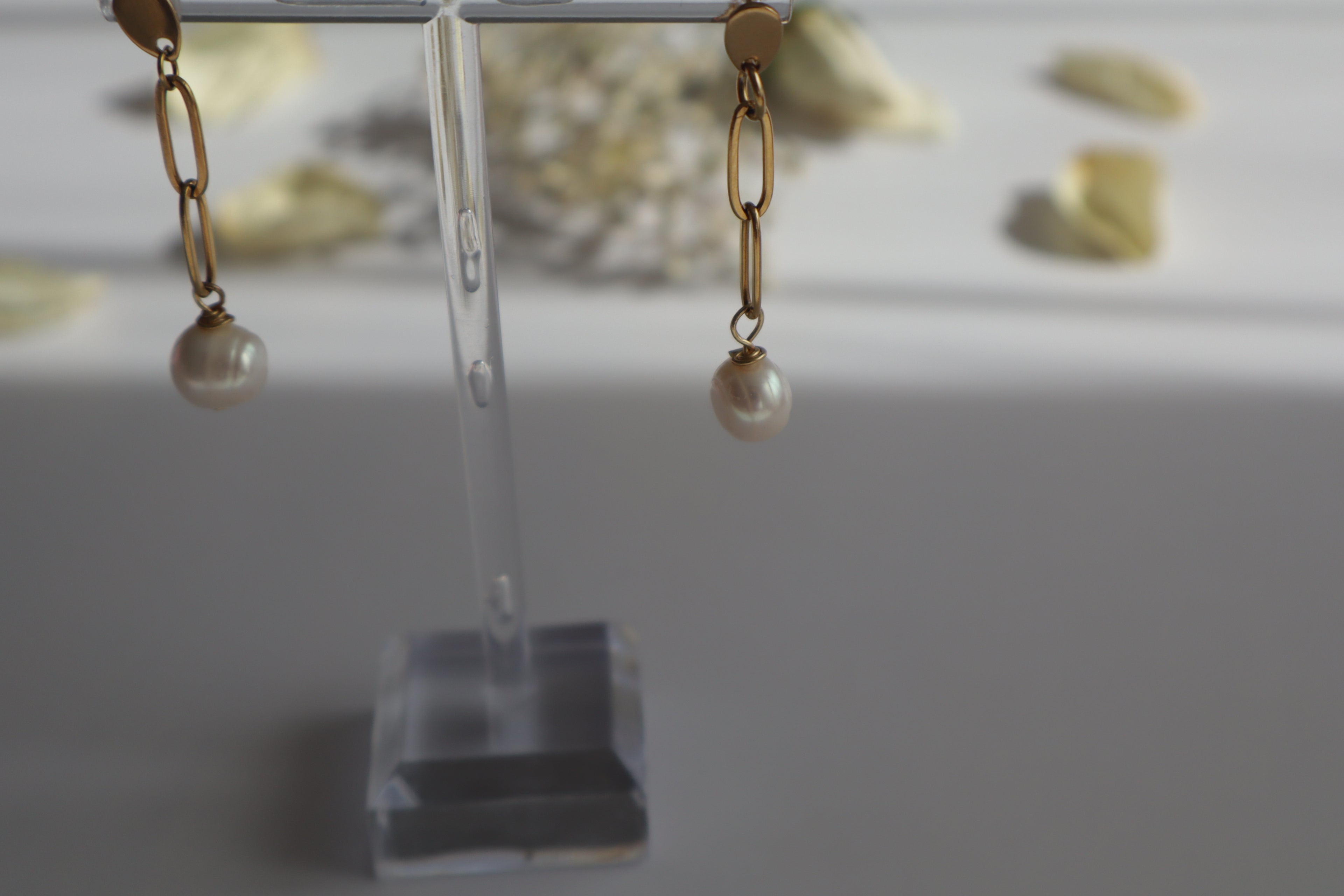 Hängeohrringe mit Süßwasserperlen und Kette