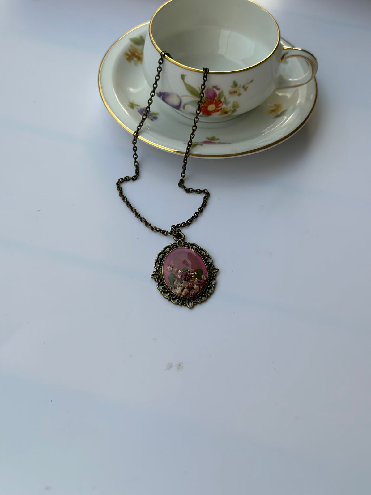 Lia Kette – echte Schleierkrautblüte in Resin verewigt