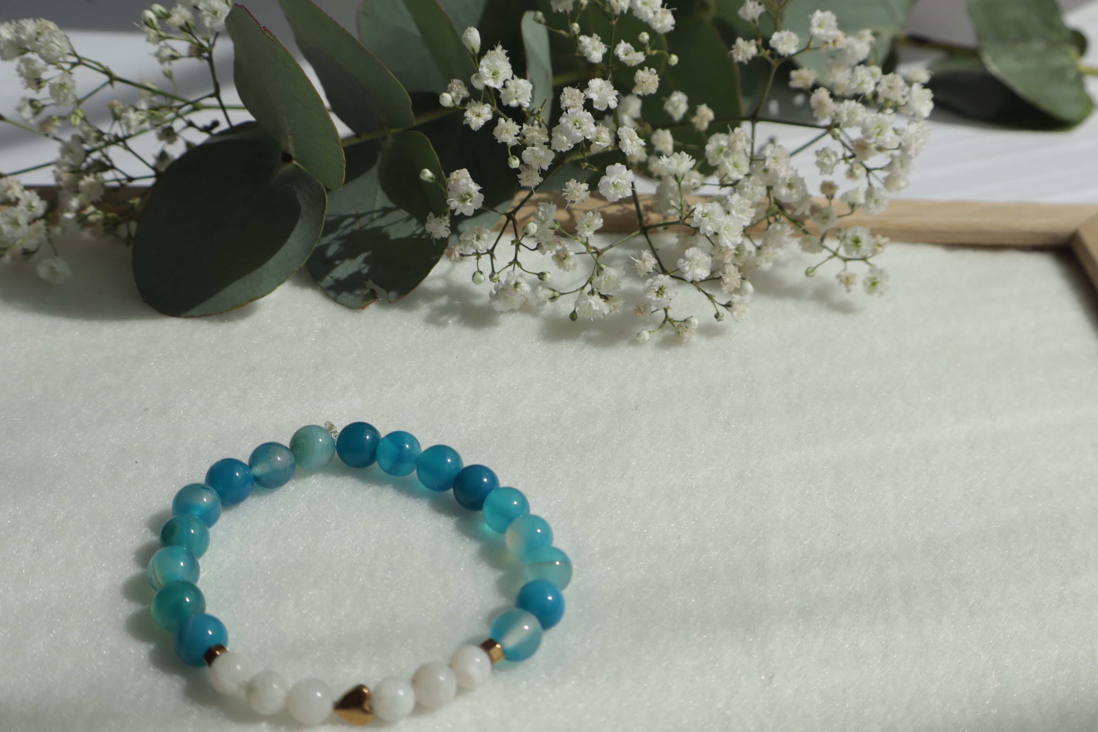 Zeitlose Naturstein Armbänder – Elastisch & Individuell