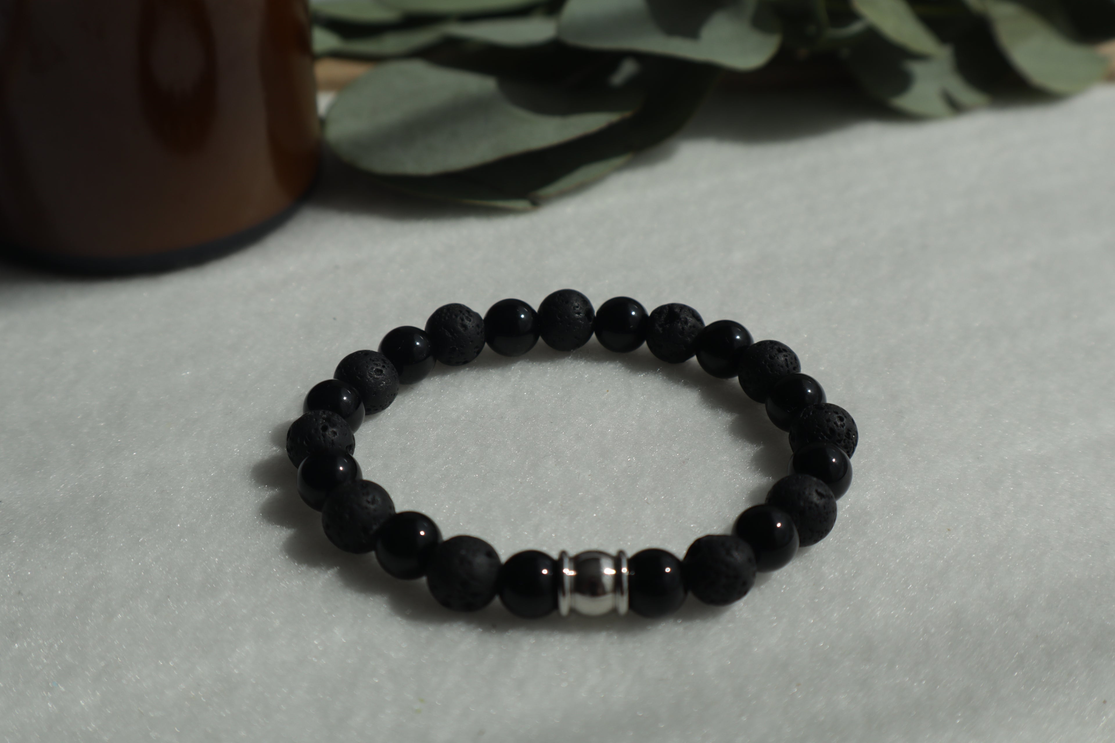 Zeitlose Naturstein Armbänder – Elastisch & Individuell