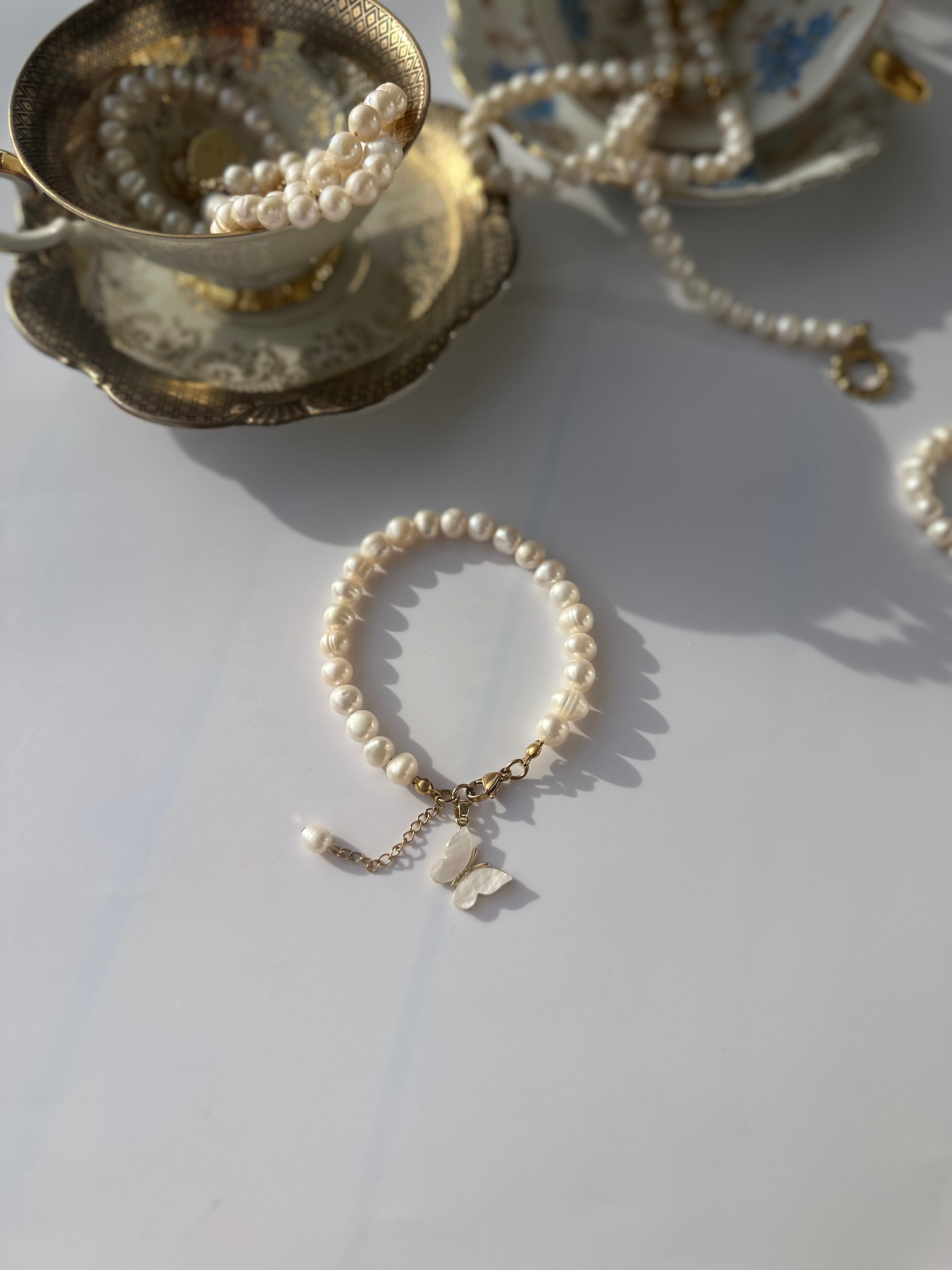 Schmetterlingskraft – Süßwasserperlen Armband