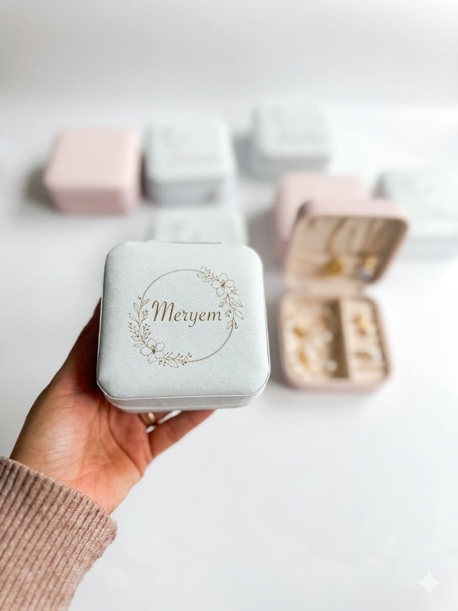 Personalisierte Schmuckbox mit Namen – Elegante Schmuckaufbewahrung in Lederoptik