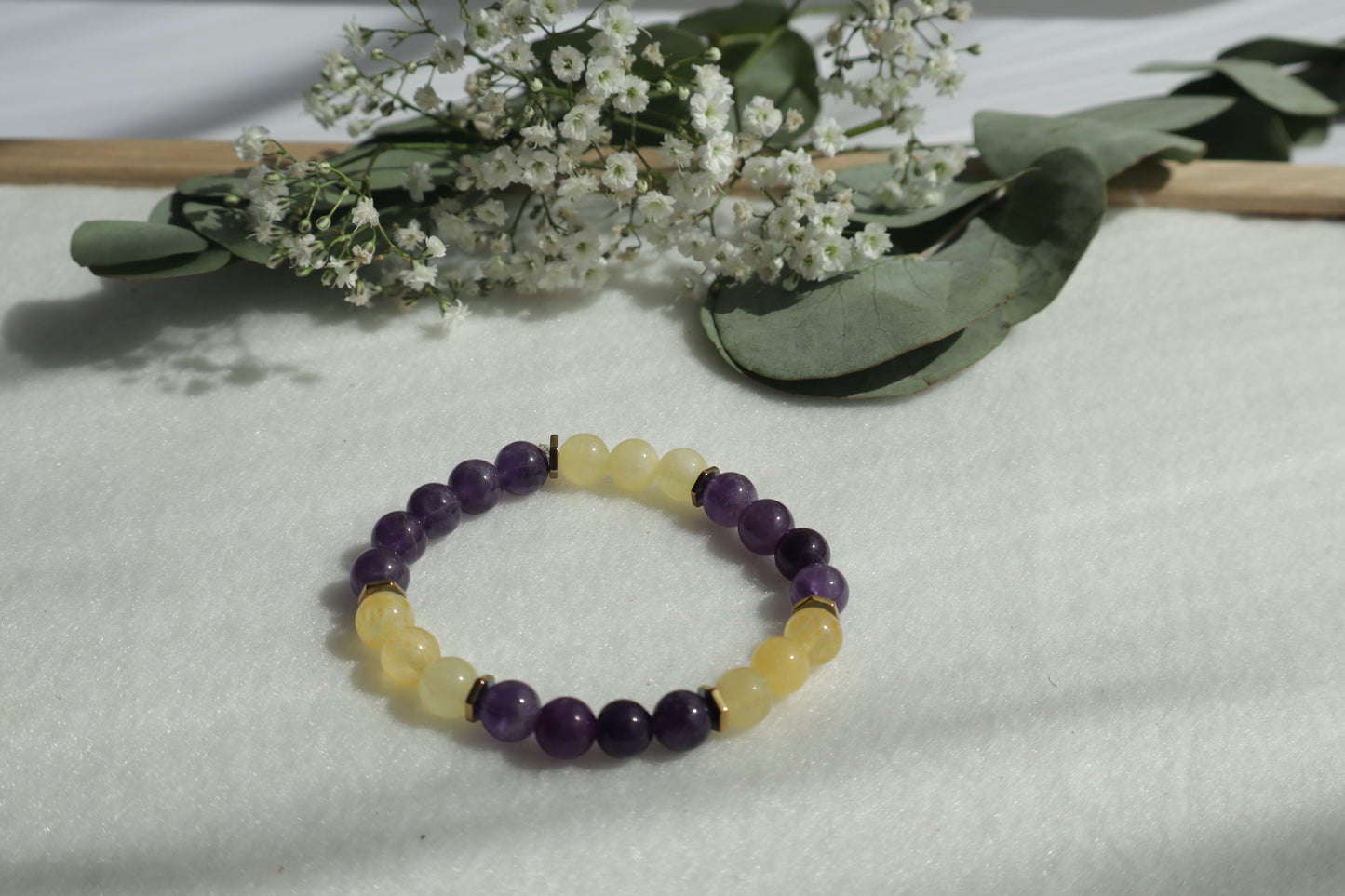 Zeitlose Naturstein Armbänder – Elastisch & Individuell