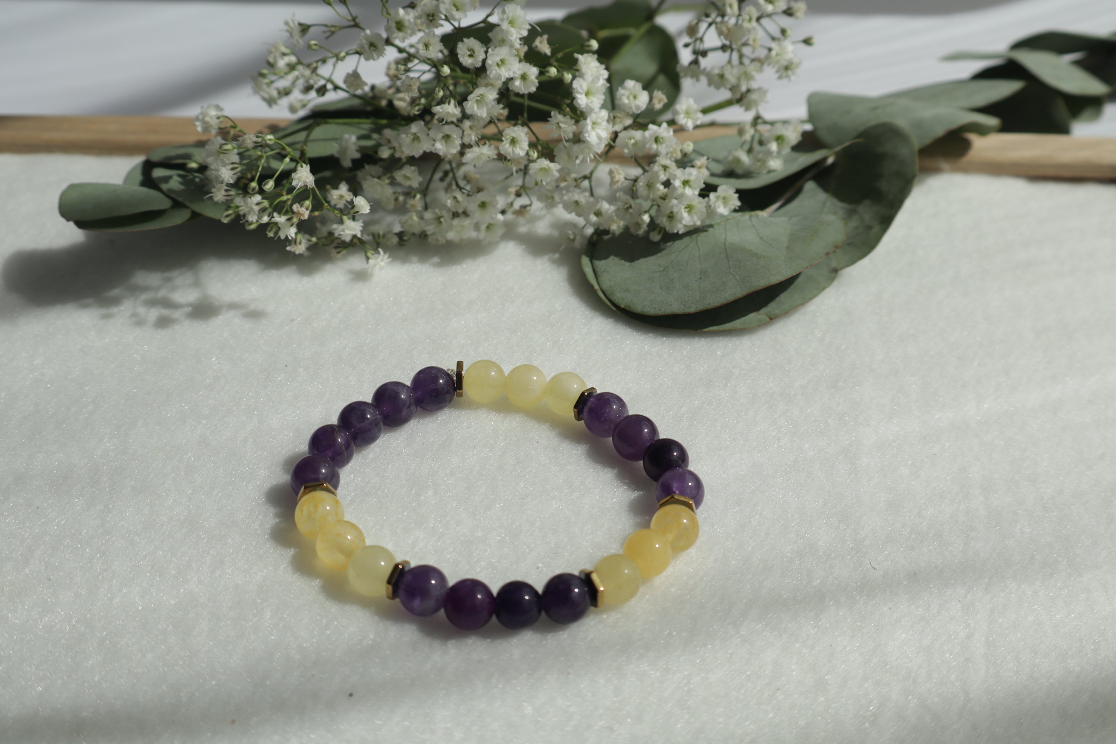Zeitlose Naturstein Armbänder – Elastisch & Individuell