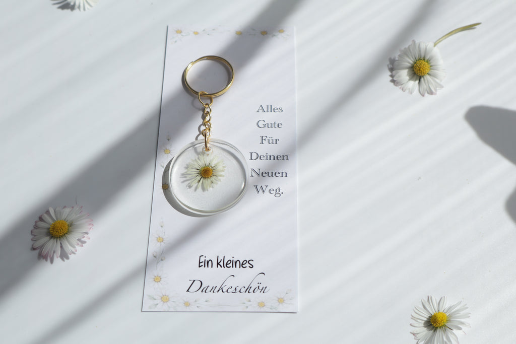 Gänseblümchen Wunsch – Epoxid Schlüsselanhänger mit Karte