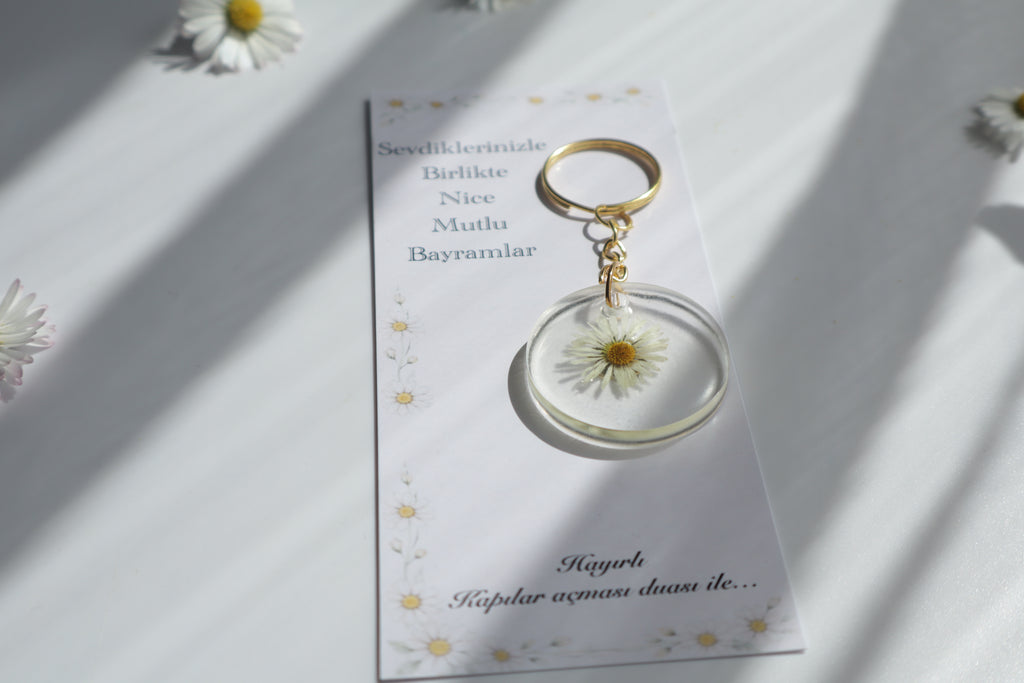 Gänseblümchen Wunsch – Epoxid Schlüsselanhänger mit Karte
