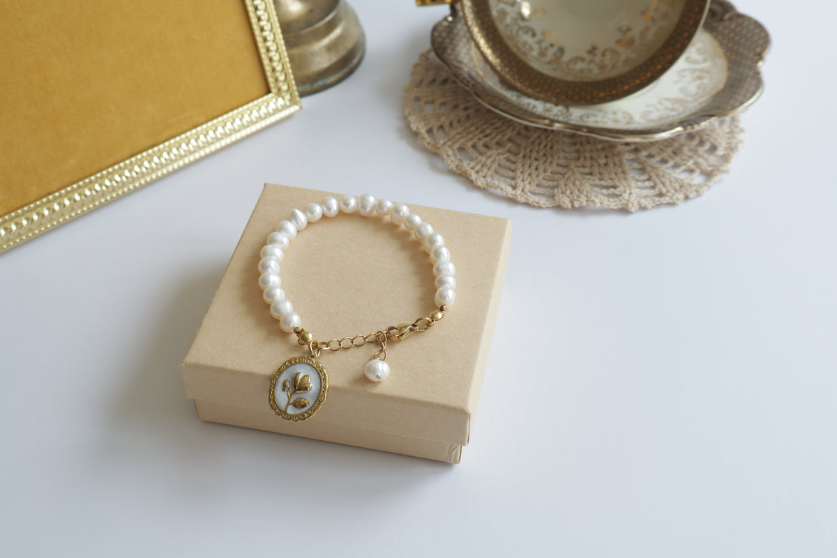 Florantia – aus echten Süßwasserperlen Armband