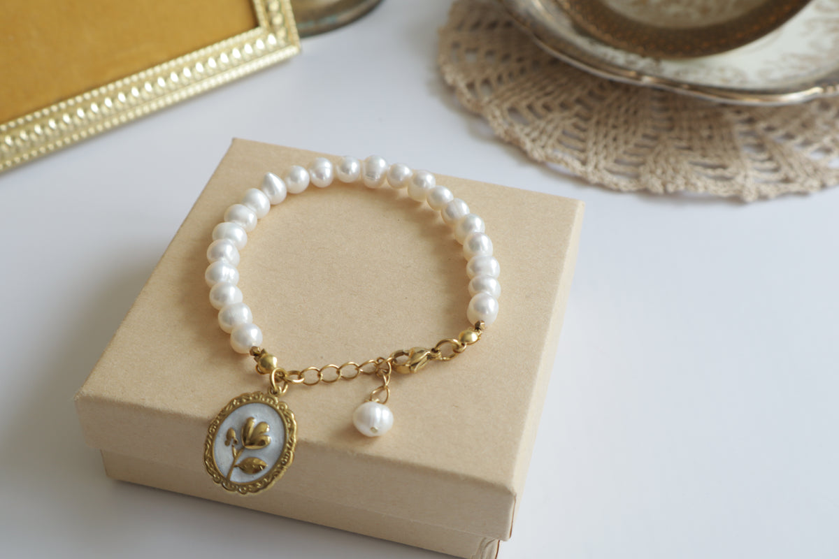 Florantia – aus echten Süßwasserperlen Armband