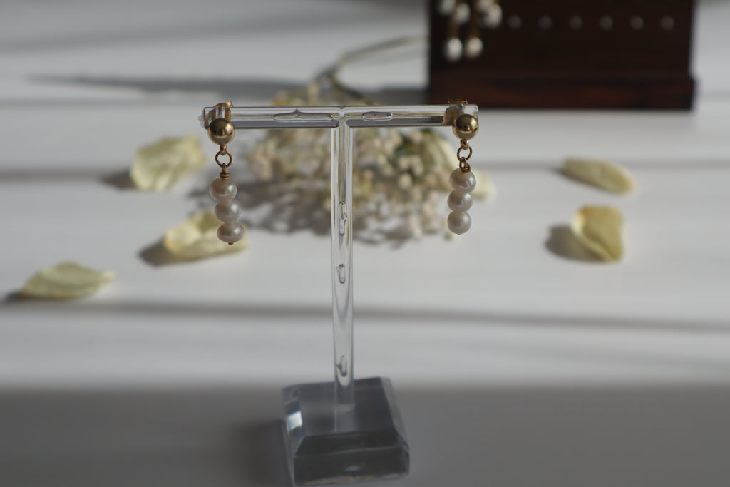 Hängeohrringe mit Süßwasserperlen und Kette