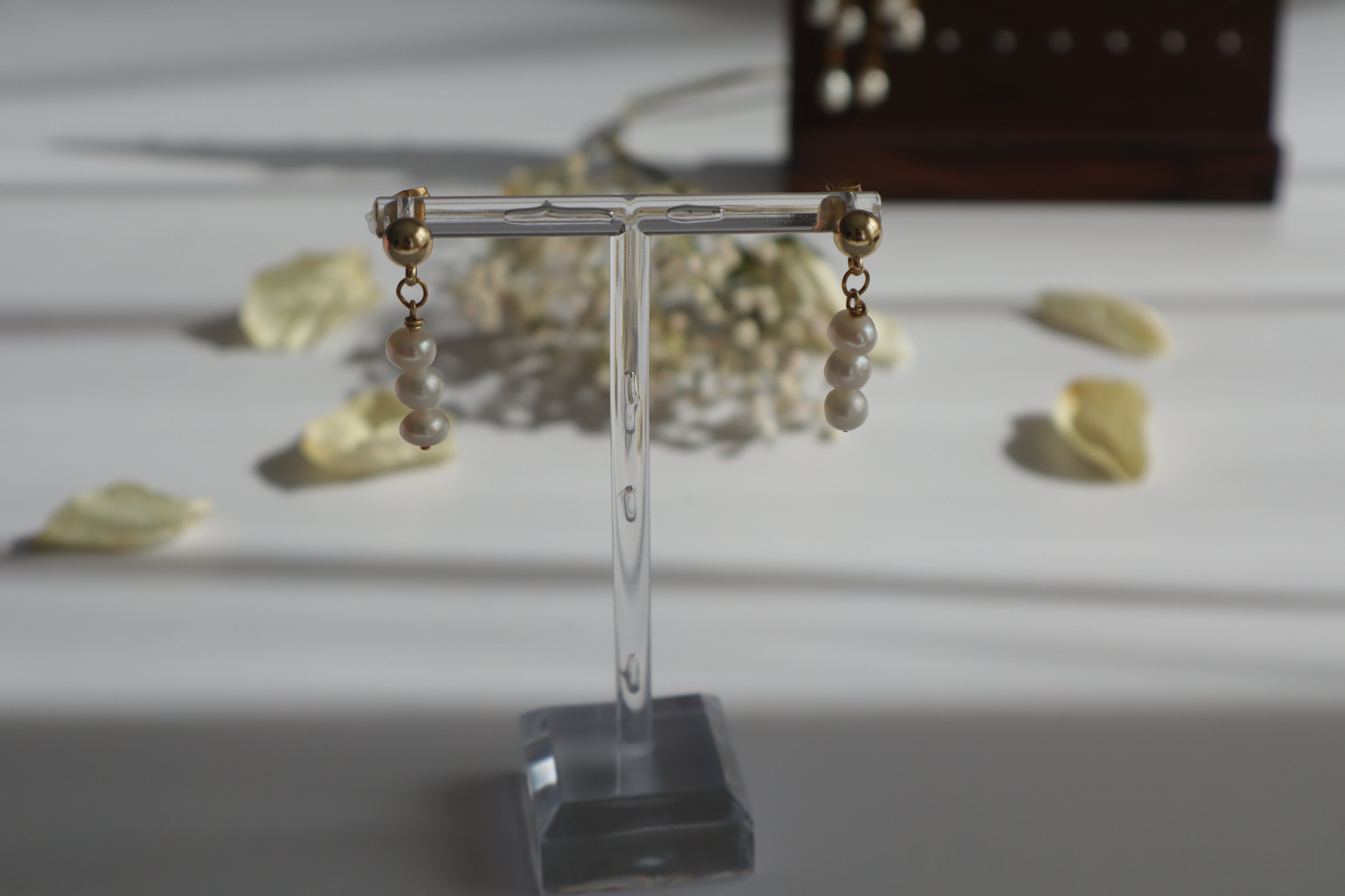 Hängeohrringe mit Süßwasserperlen und Kette
