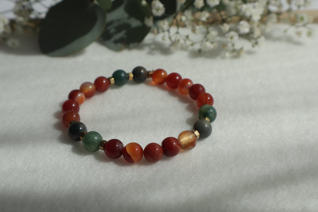 Zeitlose Naturstein Armbänder – Elastisch & Individuell