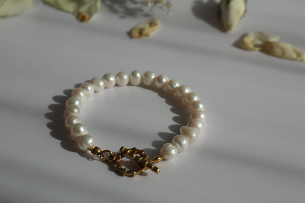 Elara – Personalisiertes Süßwasserperlen Armband