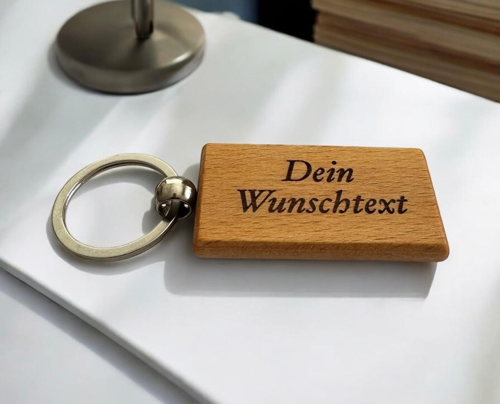 Personalisierter Holz Schlüsselanhänger mit Gravur – Namensanhänger Geschenk
