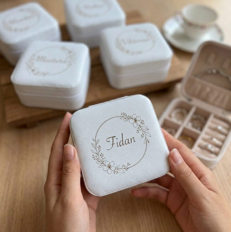 Personalisierte Schmuckbox mit Namen