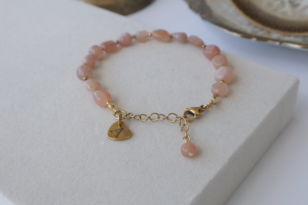 Nazenin – Personalisierbares Armband aus echtem Sonnenstein & Hämatit